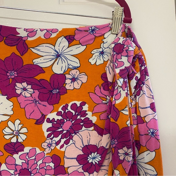 MODCLOTH • Come On Surfing Baby Floral Wrap Skirt - Picture 3 of 6